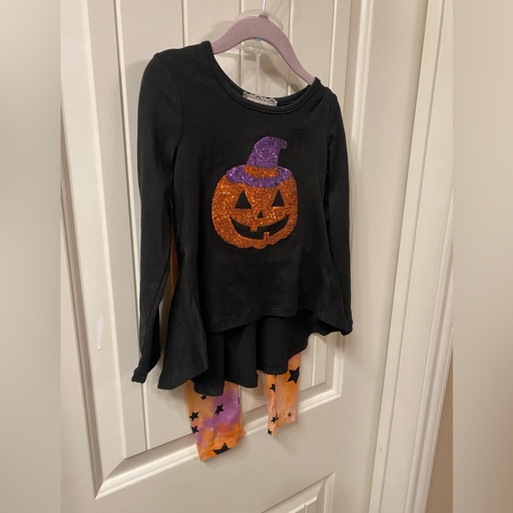 Vibrant Black and Orange Matching Set for Festive Occasions - Picture 4 of 6